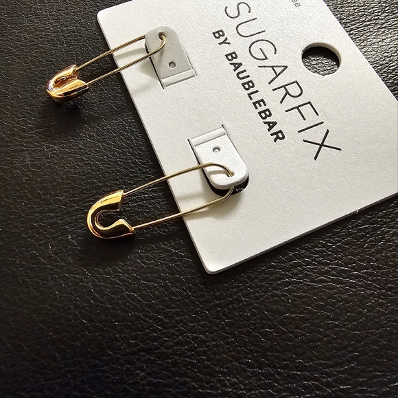 Sugarfix by Baublebar Goldtone Safety Pin Earrings New with Tags - Picture 3 of 3